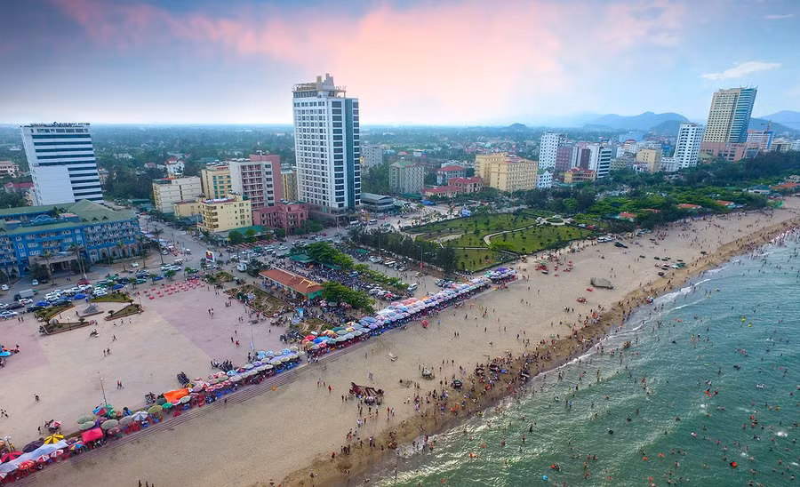 Thị xã biển Cửa Lò vào mùa du lịch.