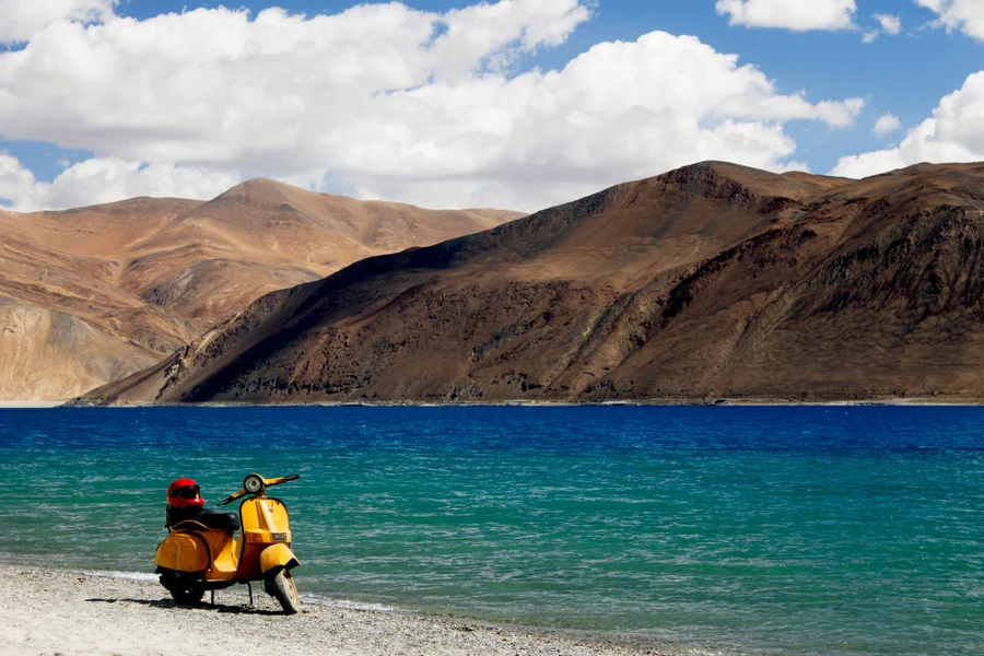 Hồ Pangong, “dải lụa” xanh quyến rũ