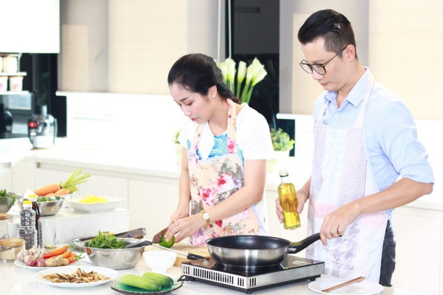 Vợ chồng Hoàng Bách tình cảm trên phim trường ảnh 9 Vợ chồng Hoàng Bách tình cảm trên phim trường ảnh 9