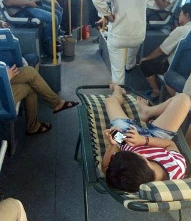 Hành động lạ lùng của những con người ham vui hình ảnh 10 hanh dong la lung cua nhung con nguoi ham vui hinh anh 10