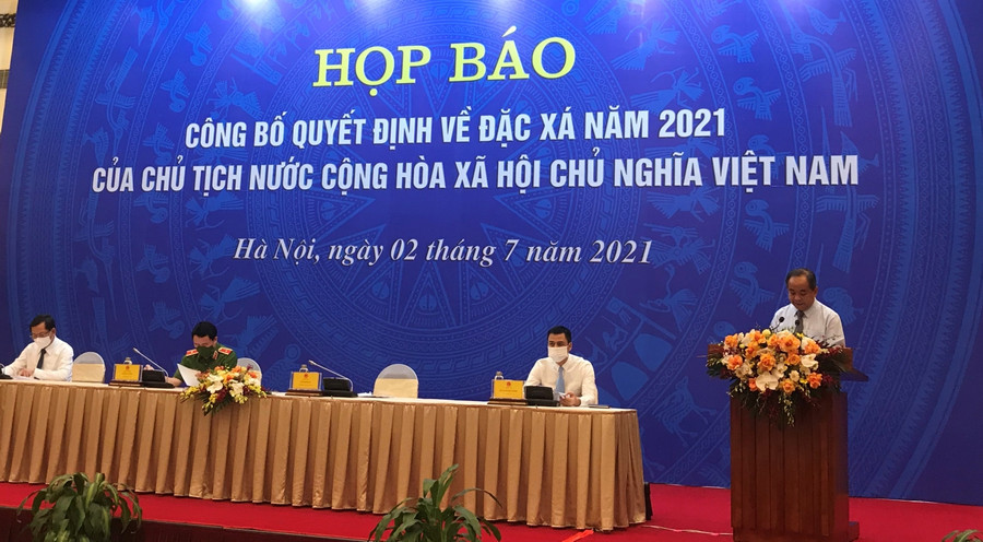 Chủ nhiệm Văn phòng Chủ tịch nước Lê Khánh Hải công bố quyết định đặc xá năm 2021 của Chủ tịch nước.