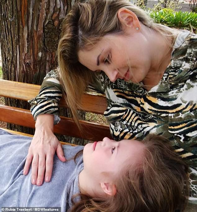 Câu chuyện kỳ diệu của người mẫu 15 tuổi mắc hội chứng Down với 50 nghìn lượt follow trên Instagram - Ảnh 1. Câu chuyện kỳ diệu của người mẫu 15 tuổi mắc hội chứng Down với 50 nghìn lượt follow trên Instagram - Ảnh 1.