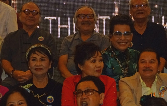 Chuyện tình duyên lận đận "đẫm nước mắt" của các nữ danh hài nổi tiếng ảnh 27 Chuyện tình duyên lận đận đẫm nước mắt của các nữ danh hài nổi tiếng-42