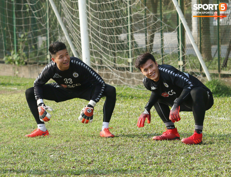 Bùi Tiến Dũng có màn trình diễn xuất thần trong buổi tập của CLB Hà Nội - Ảnh 1. Bùi Tiến Dũng có màn trình diễn xuất thần trong buổi tập của CLB Hà Nội - Ảnh 1.