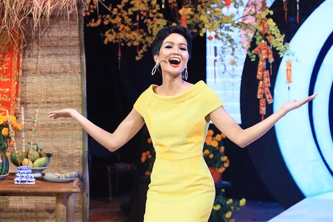 gap hoa hau dep nhat the gioi 2018 h'hen nie, lai van sam phai thot len dieu nay! - 5