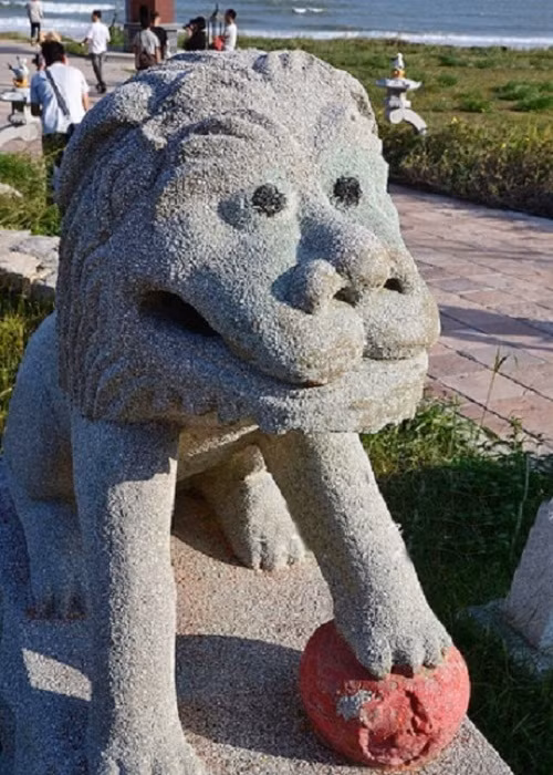 Em hiền lành lắm, các anh chị đừng bắt nạt em