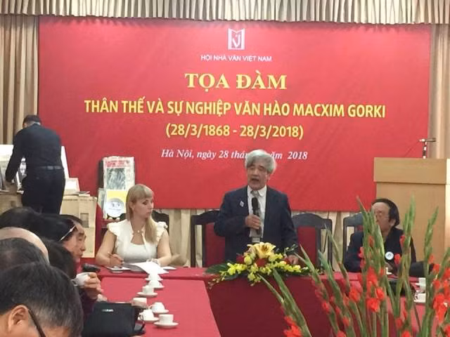 Maxim Gorky - con người của huyền thoại