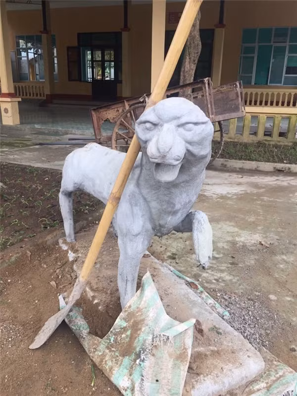 Mình thì bị Tề thiên đại thánh nhập vào một chút