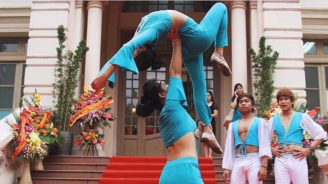 Gian nan nghề xiếc