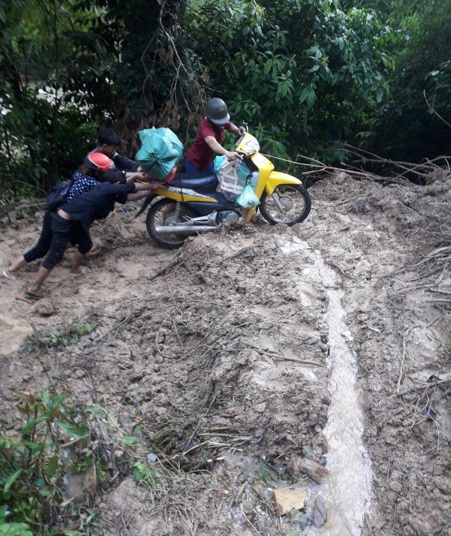 Hành trình đến trường của các cô giáo mầm non Mường Nhà. mn-muong-nha-1-9778.jpg