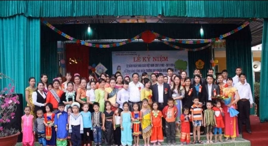 Lễ đón Bằng công nhận trường đạt chuẩn Quốc gia mức độ 1 (năm học 2014 - 2015).