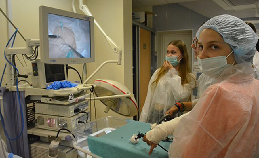 Trường được trang bị nhiều phương tiện kỹ thuật hiện đại