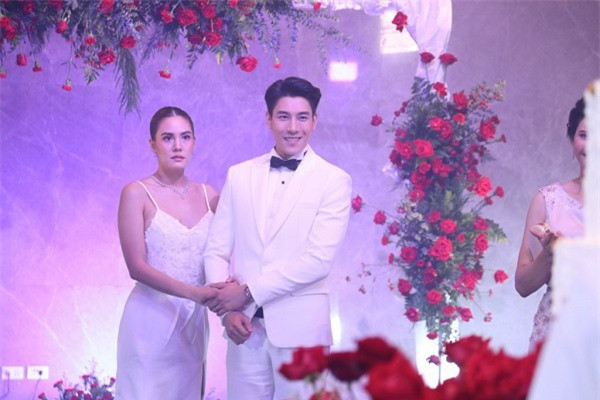 Thấy hôn trường xì xào vì nhà gái không có vàng trao, mẹ chồng em đứng lên trút hết nỗi lòng khiến bố em bật khóc còn mọi người nể phục bội phần - Ảnh 2. Thấy hôn trường xì xào vì nhà gái không có vàng trao, mẹ chồng em đứng lên trút hết nỗi lòng khiến bố em bật khóc còn mọi người nể phục bội phần - Ảnh 2.