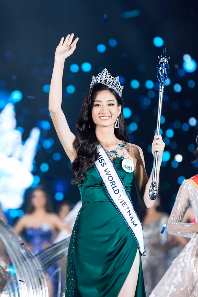 Ngỡ ngàng sự giống nhau của Hoa hậu Lương Thùy Linh và Đỗ Mỹ Linh