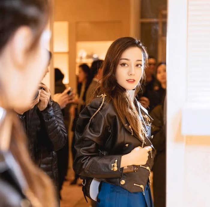 Báo chí Hàn Quốc ca ngợi nhan sắc của Địch Lệ Nhiệt Ba ảnh 6