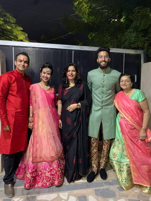 Võ Hạ Trâm được mẹ chồng Ấn Độ cưng chiều hết mực, “số hưởng” bậc nhất showbiz ảnh 5 Võ Hạ Trâm được mẹ chồng Ấn Độ cưng chiều hết mực, “số hưởng” bậc nhất showbiz ảnh 5