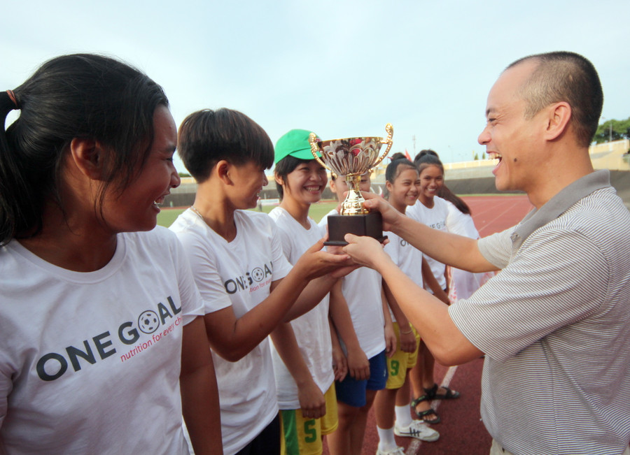 Ông Nguyễn Hoàng Phương vinh dự được nhận giải thưởng cá nhân Ông Nguyễn Hoàng Phương vinh dự được nhận giải thưởng cá nhân