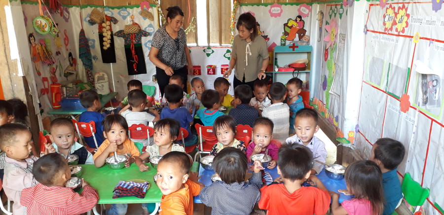 Một bữa ăn của điểm trường mầm non Sam Lang, huyện Nậm Pồ (Ảnh tư liệu).