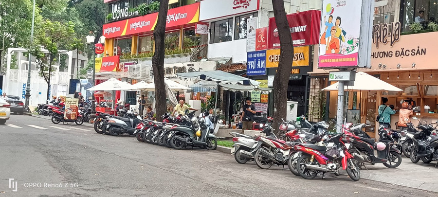 TPHCM "thúc" tiến độ triển khai danh mục tuyến đường thu phí lòng đường, vỉa hè. (Ảnh: Quốc Hải) TPHCM "thúc" tiến độ triển khai danh mục tuyến đường thu phí lòng đường, vỉa hè. (Ảnh: Quốc Hải)