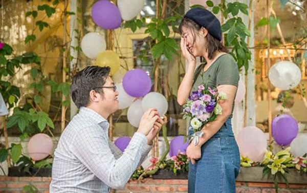 Mỗi người bạn được cặp đôi tặng cho một chiếc iPhone X để thay lời cảm ơn Mỗi người bạn được cặp đôi tặng cho một chiếc iPhone X để thay lời cảm ơn