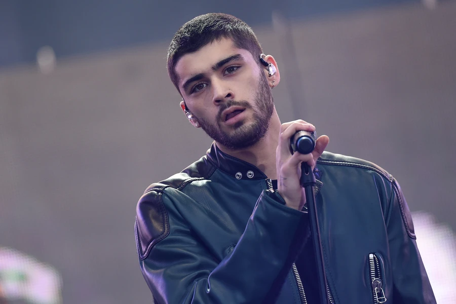 Zayn Malik rời nhóm One Direction vì chán ghét sự nổi tiếng.