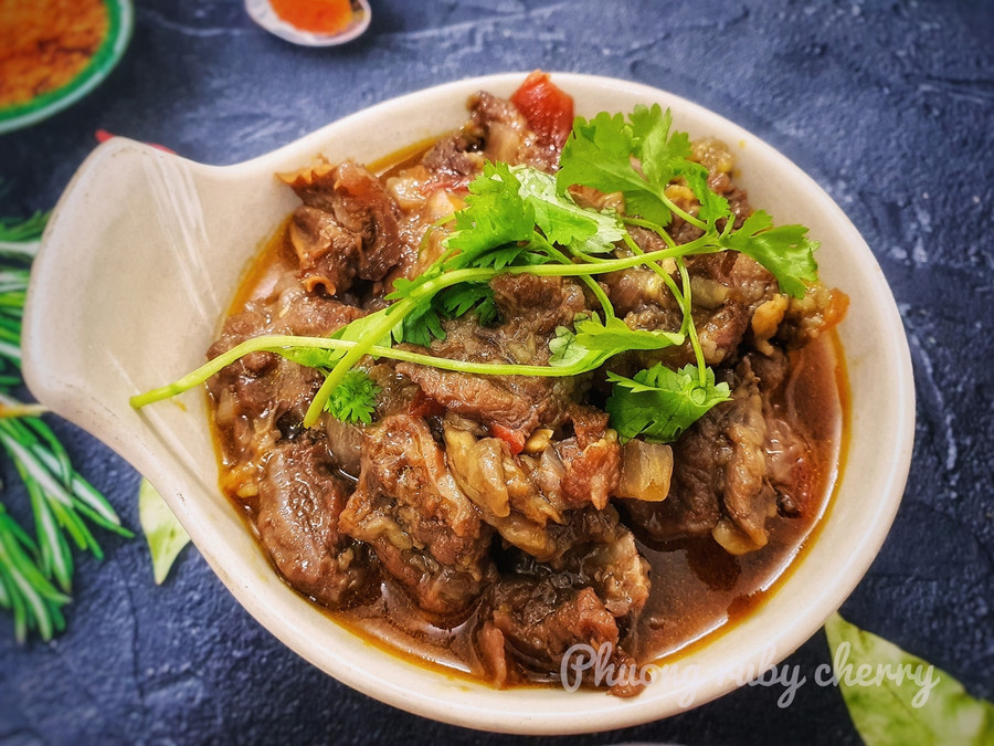 Cách nấu bò sốt vang mềm ngon, cả nhà ăn không thể dừng đũa ảnh 1