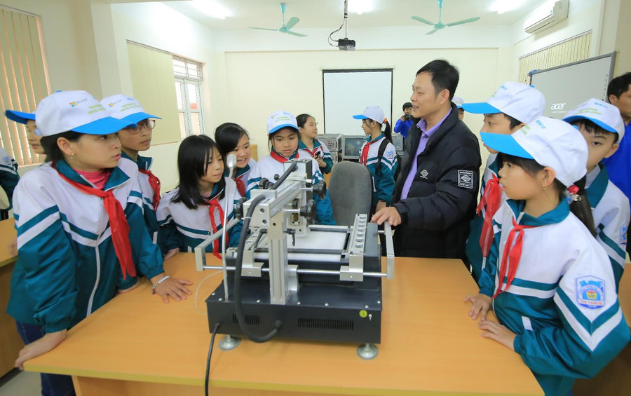 Đổi mới, sáng tạo trong giáo dục đã được triển khai mạnh mẽ theo Nghị quyết 29 Đổi mới, sáng tạo trong giáo dục đã được triển khai mạnh mẽ theo Nghị quyết 29