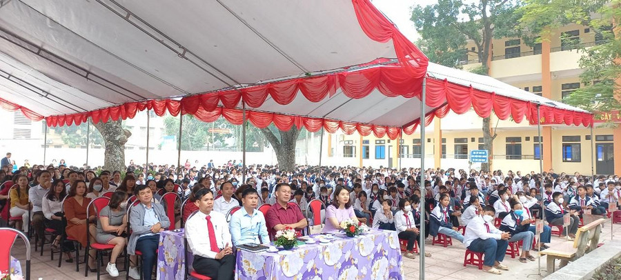 Các đại biểu tham dự chương trình hưởng ứng Ngày Pháp luật Việt Nam 9/11. Các đại biểu tham dự chương trình hưởng ứng Ngày Pháp luật Việt Nam 9/11.