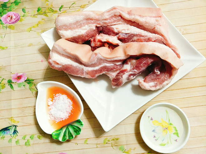 Cách làm thịt quay giòn bì cực ngon, không cần lò nướng ảnh 1