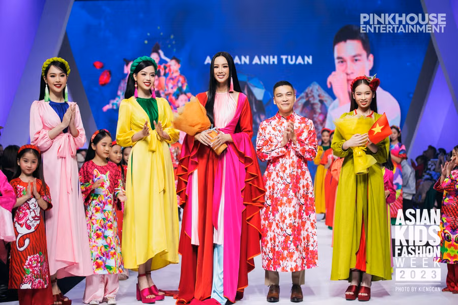 Top 3 Hoa hậu Việt Nam 2022 lần đầu xuất hiện ấn tượng trên sân khấu thời trang