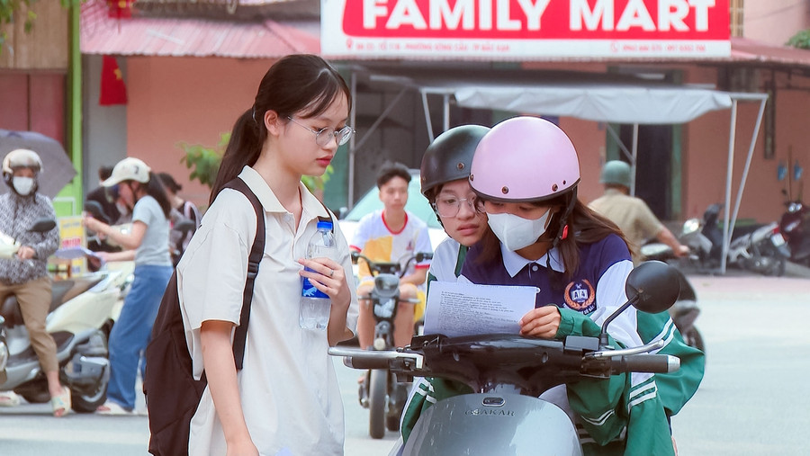 Đề thi năm nay của tỉnh Bắc Kạn được đánh giá vừa sức với thí sinh. Đề thi năm nay của tỉnh Bắc Kạn được đánh giá vừa sức với thí sinh.