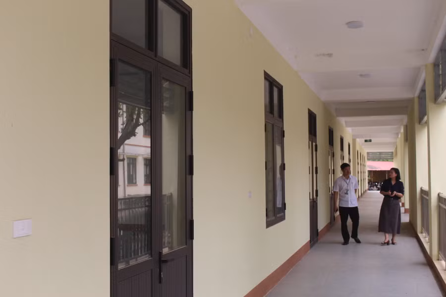 Trường THPT Lương Phú, huyện Phú Bình đã chuẩn bị 30 phòng thi, đồng thời huy động thêm các thiết bị, vật tư để sắp xếp các phòng thi đảm bảo theo đúng quy định.