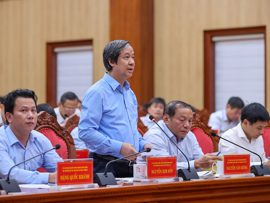 Lãnh đạo các bộ, ngành phát biểu ý kiến - Ảnh: VGP/Nhật Bắc