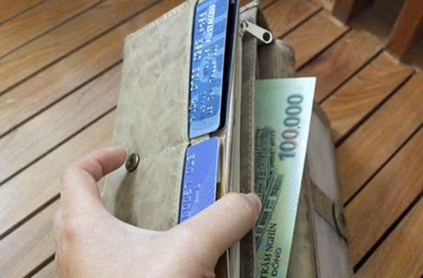 de anh vo trong vi, loi phong thuy khien su nghiep tieu tung: muon giau co phai vut ngay di! - 4