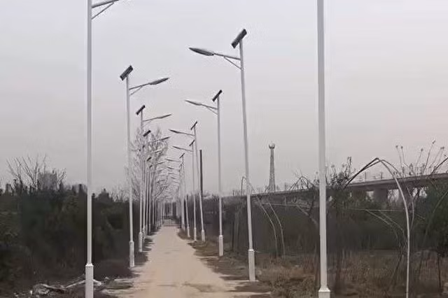 Câu chuyện bi hài phía sau con đường dài 3km sáng nhất thế giới - 4