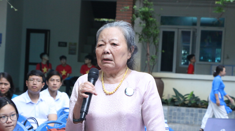 Bà Đào Kim Oanh – Chủ tịch Hội đồng giáo dục Trường Lương Thế Vinh không thể quên được cô học trò xuất sắc Đào Thu Hương của 20 năm trước. Bà Đào Kim Oanh – Chủ tịch Hội đồng giáo dục Trường Lương Thế Vinh không thể quên được cô học trò xuất sắc Đào Thu Hương của 20 năm trước.