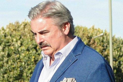 Triệu phúGregory Mihalcheon có nhà sang nhưng không thể về. Ảnh:Standard.