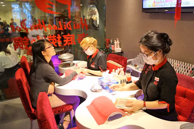 Những dịch vụ “siêu lạ” trong quán lẩu ở Trung Quốc ảnh 2