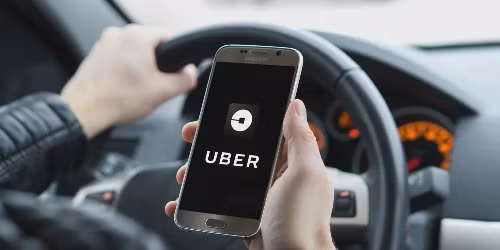 Người phụ nữ để lộ anh bồ khi gọi xe Uber đúng chồng mình