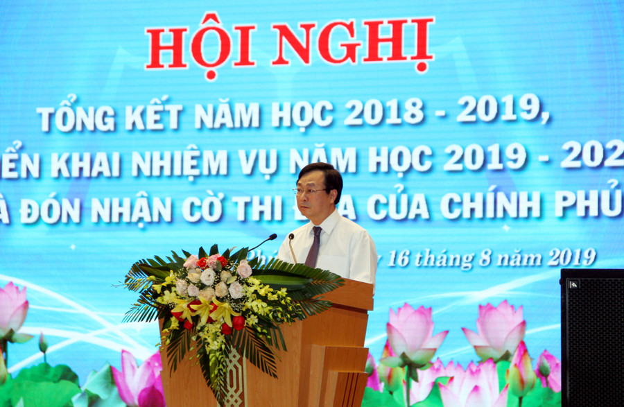 Đồng chí Bùi Văn Quang - Phó Bí thư Tỉnh ủy, Chủ tịch UBND tỉnh Phú Thọ phát biểu chỉ đạo. Ảnh Mạnh Thắng Đồng chí Bùi Văn Quang - Phó Bí thư Tỉnh ủy, Chủ tịch UBND tỉnh Phú Thọ phát biểu chỉ đạo. Ảnh Mạnh Thắng