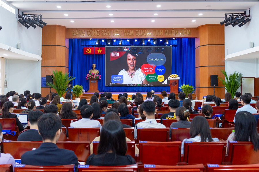 Quang cảnh hội thảo khoa học quốc tế OpenTESOL lần thứ 11.