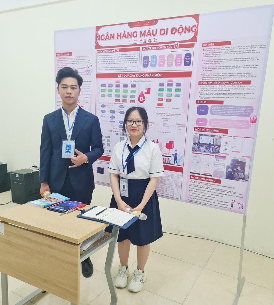 Dự án "Ngân hàng máu di động" đạt giải Ba tại Hội thi Khoa học kỹ thuật quốc tế ISEF 2022. Dự án "Ngân hàng máu di động" đạt giải Ba tại Hội thi Khoa học kỹ thuật quốc tế ISEF 2022.