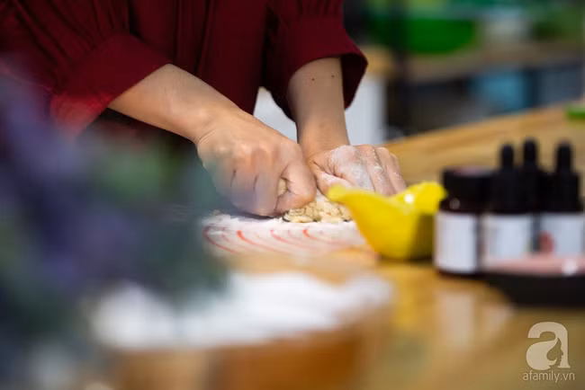 Một ngày cảm thấy hết duyên, nữ kiến trúc sư nghỉ việc ở nhà làm bánh Trung thu 3D lãi cả trăm triệu/tháng, đào tạo hàng nghìn học viên - Ảnh 12.