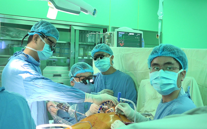 Một ca phẫu thuật nội soi tim tại Bệnh viện Đại học Y Dược TP HCM. Một ca phẫu thuật nội soi tim tại bệnh viện Đại học Y Dược TP HCM. Ảnh: N.P