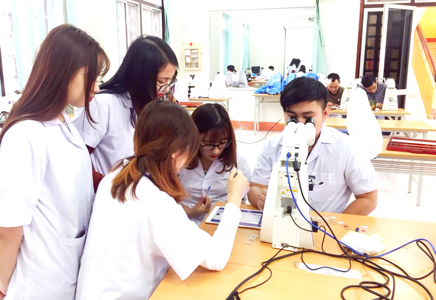 Tự chủ đại học là bước đà để cả hệ thống phát triển Tự chủ đại học là bước đà để cả hệ thống phát triển