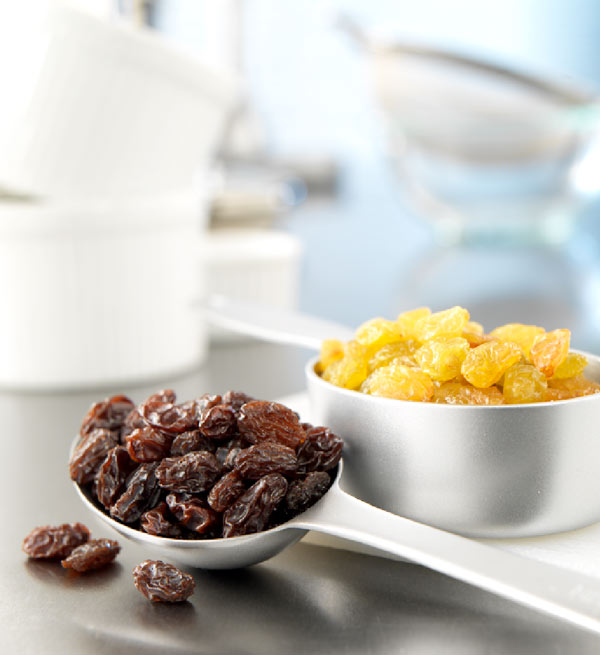 Nho khô cũng chứa hàm lượng phytonutrients ngăn ngừa sự phát triển của các vi khuẩn đường miệng liên quan đến các bệnh về răng và nướu.