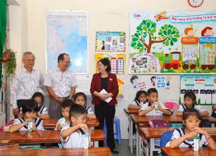 Sữa học đường TP Hồ Chí Minh đã bắt đầu vào nhịp chỉ sau 2 tuần triển khai - ảnh 5