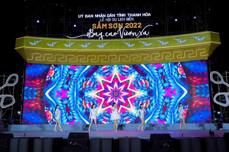 Thanh Hóa - “ngôi sao sáng” của du lịch phía Bắc với chuỗi sự kiện lễ hội tưng bừng. Thanh Hóa - “ngôi sao sáng” của du lịch phía Bắc với chuỗi sự kiện lễ hội tưng bừng.