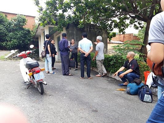 Gia đình nhận thi thể nạn nhân vụ xác người trong bê tông: "Bàng hoàng, đau đớn" ảnh 2 Bàn giao thi thể thứ 2 vụ xác người trong bê tông ở Bình Dương - ảnh 2