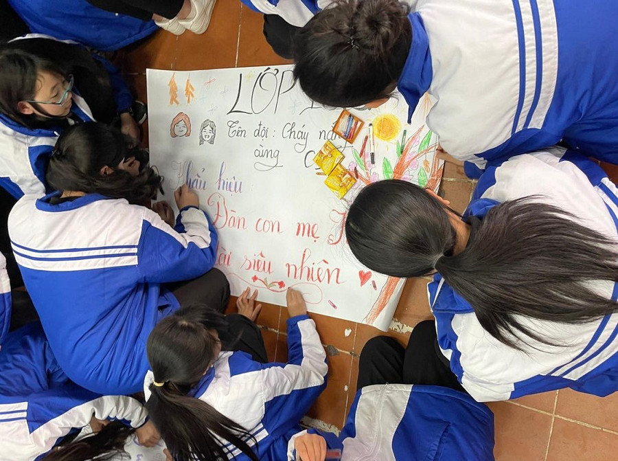 Học sinh thích thú tham gia các hoạt động trải nghiệm. Học sinh thích thú tham gia các hoạt động trải nghiệm.